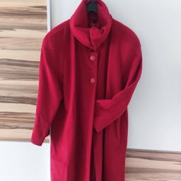 Verkaufe Sehr Schicken Flauschigen Kaschmir
Mantel Gr.38 Farbe Rot. Kaum getragen.
Fehlkauf ,war mir leider zu groß.
Aus einer Boutique Neupr. 390€