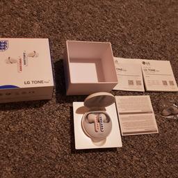 England Wireless LG Headphones

Wireless headphones, perfect Christmas present. Comes with charging cable. Can deliver for extra