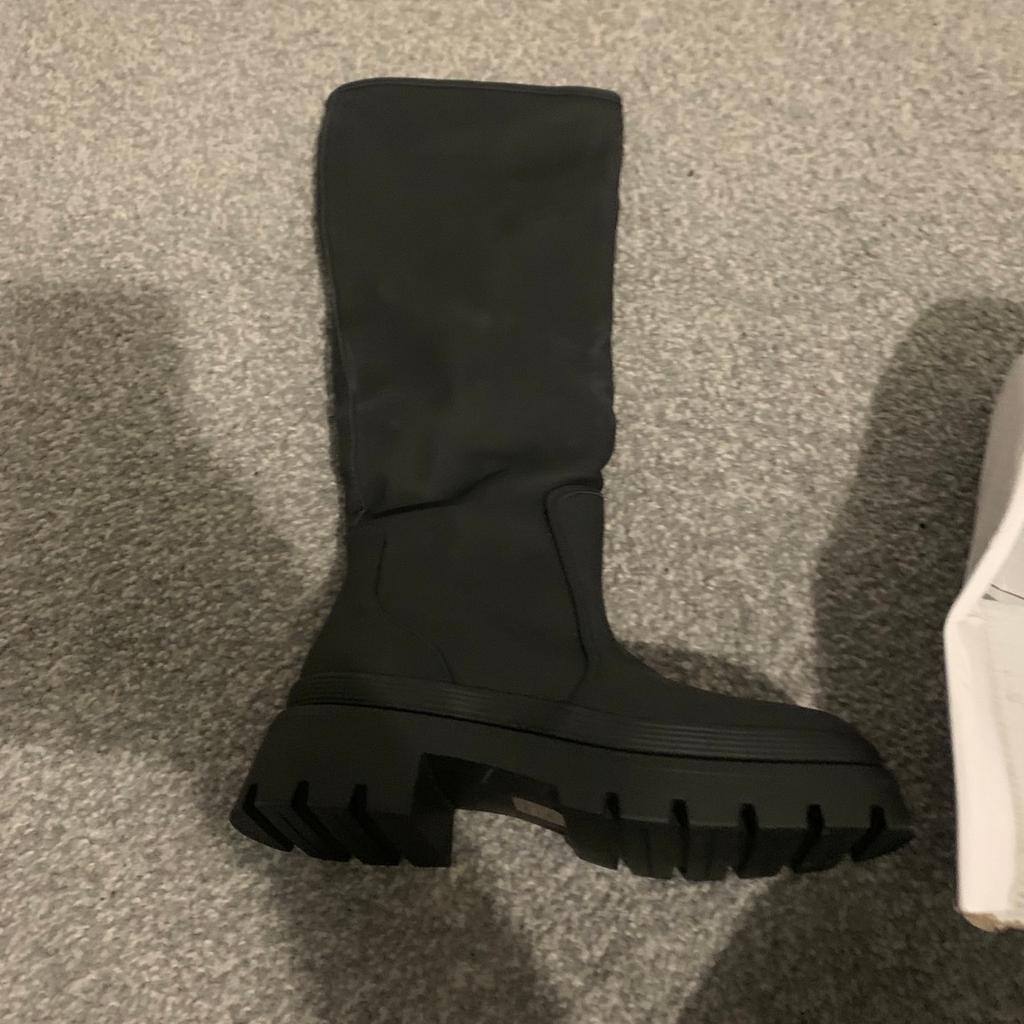 Black knee high boots uk size 3 new in box never used