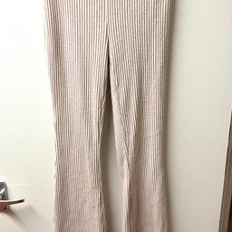 Hi and welcome to this beautiful looking ladies Zara Knit Ribbed Trousers Size Small in perfect condition thanks