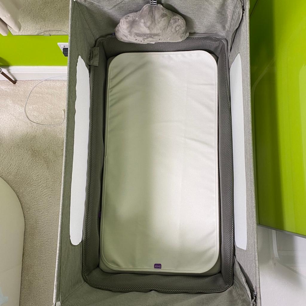 SnuzPod⁴ Bedside Crib Starter Bundle

SnuzPod⁴ Bedside Crib - Dusk Grey
(Can drop down side next to bed. Includes all straps for attaching to bed)
Snuz 2 Pack Crib Fitted Sheets - Grey
SnuzPod⁴ Waterproof Mattress Protector
SnuzCloud Baby Sleep Aid – Grey

All clean and in excellent condition. Still have the box and all the packaging. Used periodically for 3 months.