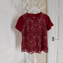 Blouse "Oasis"

Burgundy Colour

 Good Condition

Actual size: cm

Length: 60 cm front

Length: 59 cm back

Length: 37 cm from armpit side

Shoulder width: 35 cm

Length sleeves: 19 cm

Volume hands: 38 cm

Volume chest: 95 cm - 96 cm

Volume waist: 85 cm – 86 cm

Volume hips: 92 cm – 94 cm

Size: 10 (UK) Eur 36

Shell (front): 100 % Nylon

Shell (back): 100 % Polyester

Lining: 100 % Polyester

Made in China