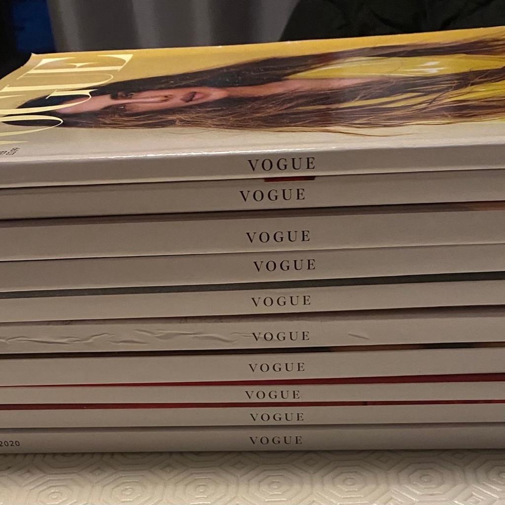 10 issues of British Vogue in excellent condition.
See third picture for spines with dates (range between Nov 2020 to Feb 23).

Smoke free home.

£15.00 for all 10 or £2 per edition.