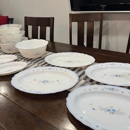 Dinnerware white with blue flowers
Model: arcuisine
Made in France

- 3 serving bowls with Pyrex lids
- 1 big serving bowl
- 2 small serving platters
- 4 big serving platters

Used in good condition.
Collection only. 5 mins from Gants Hill Station.

£15 or nearest offer.