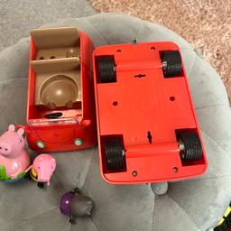 2 Peppa pig cars & figures
Cars are push along vgc & figures pick up m23 
I have listed other Peppa pig items