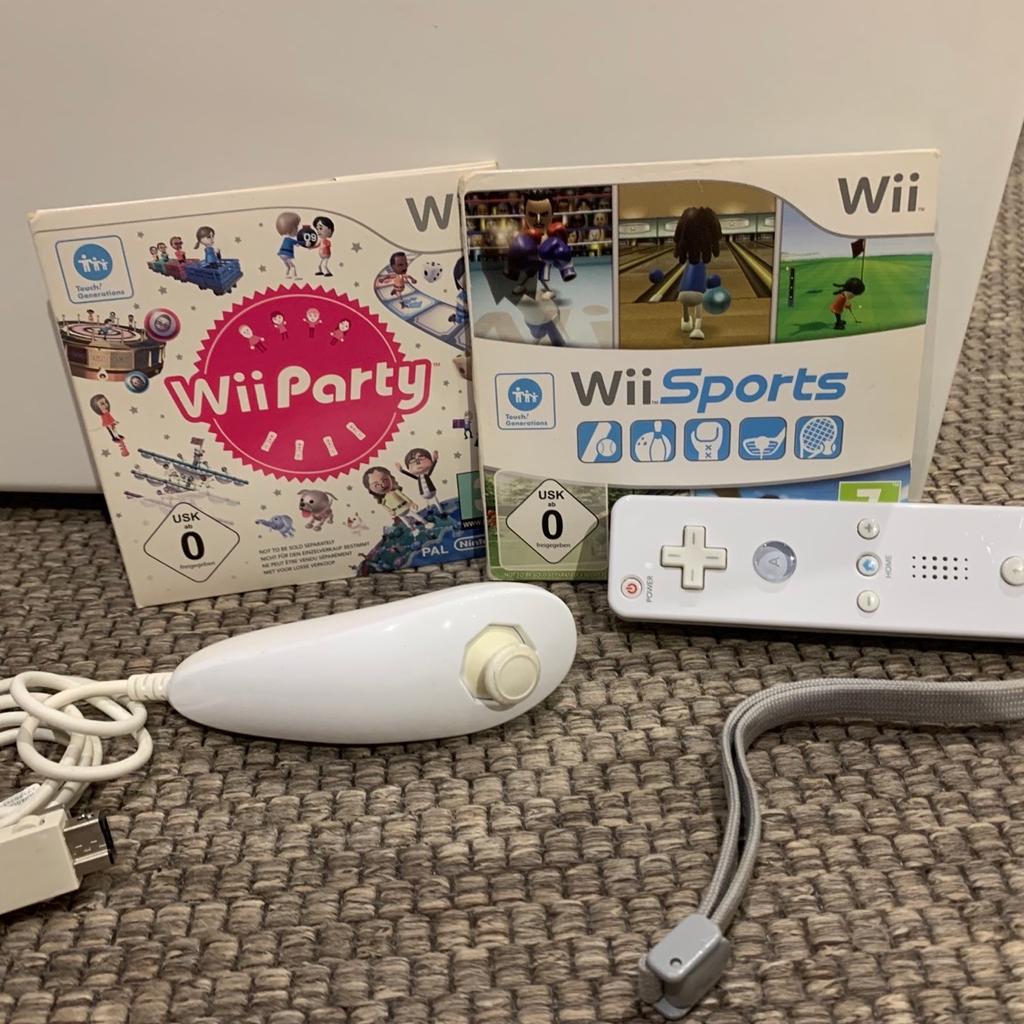 Wii-Konsole zu verkaufen. Das Set besitzt einen Controller und noch einen zusätzlichen Controller für bestimmte Spiele. Sie besitzt eine Kamera, die entsprechenden Kabel und 2 Spiele. Der Zustand ist noch gut erhalten, zwar sieht man ganz leichte Gebrauchsspuren jedoch nur kleine. Sie ist noch funktionsfähig.