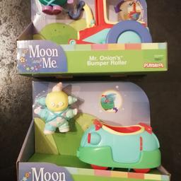 Moon and Me Figure with Vehicle

Two Vehicles and two characters as per photographs!

Colly Wobble is 3.25 inches tall

Mr Onion is 2.75 inches tall

Each set comes with 1 Moon and Me figure and their signature vehicle

18 Months+