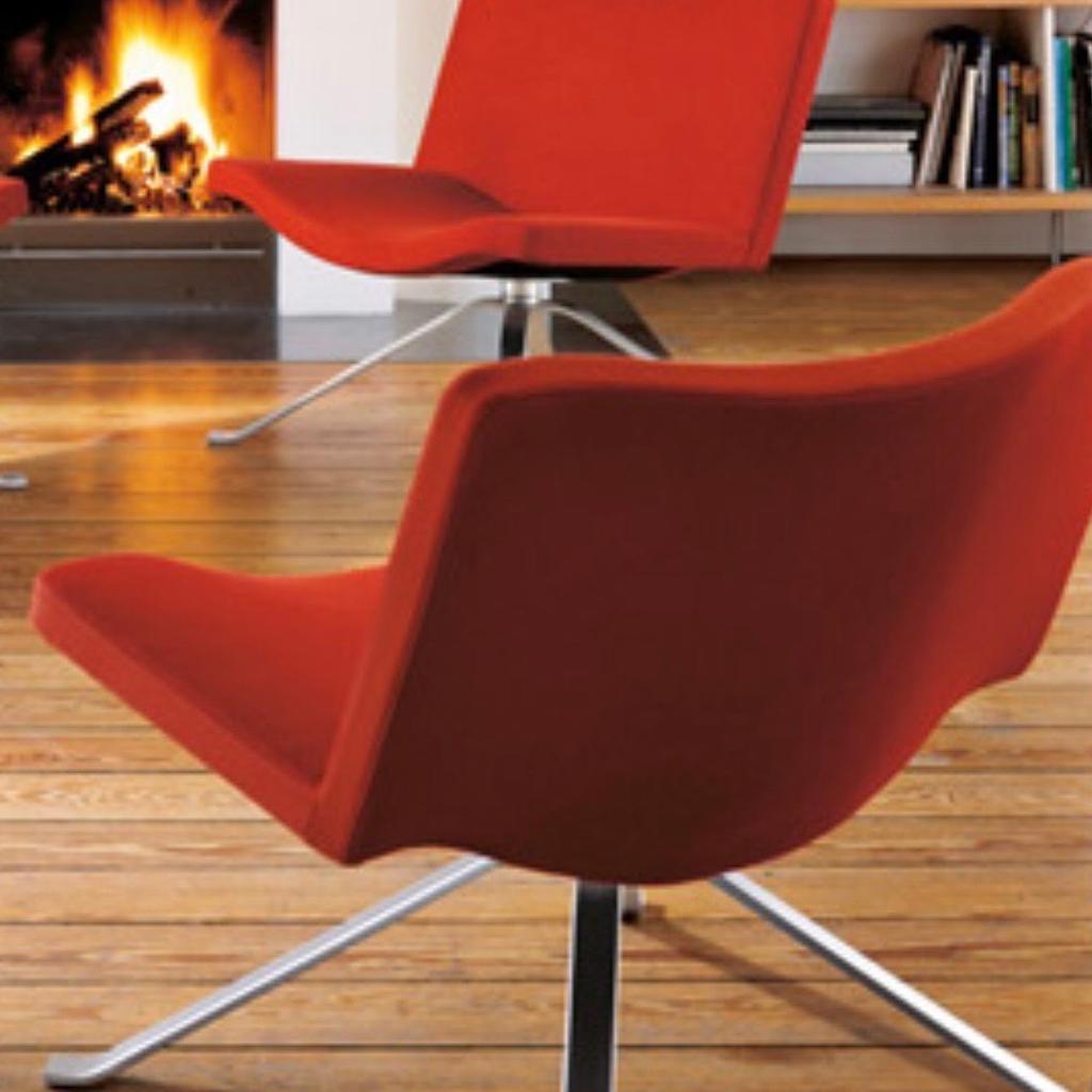 Tonon Sessel designed von Peter Maly.
Designersessel wegen Neueinrichtung zu verkaufen.

Drehsessel
Diese Sessel werden normalerweise in Designauktionen verkauft.

Da uns das zu mühsam ist, geben wir die Sessel als Schnäppchen her.

Preis pro Sessel.