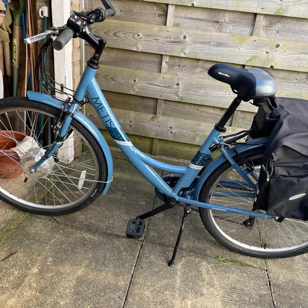 This is a ladies electric bike by Halfords, with plenty of extras such as lights stand mirrors two locks panniers battery charger instructions,computer, bell .This is little used so is in excellent condition