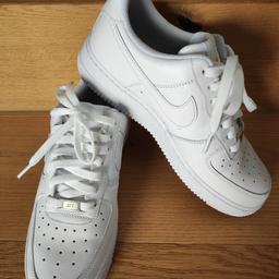 Verkaufe Nike Air force 1 Schuhe in Größe 40. Nur 2x getragen, sind mir leider zu groß. Neupreis 95 Eur