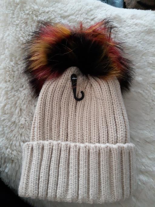 Buy & Sell Kent Maidstone - Photos for Beige Bobble Hat.