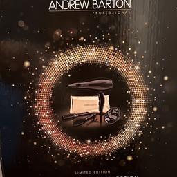Andrew Barton salon styling collection black 
RRP PRICE - £74.99
New
Great for a gift 
Any questions message me