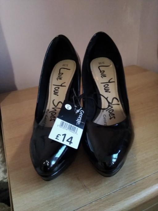 Buy & Sell Greater Manchester Bury - Photos for NEW LADIES SHOES SZ 5