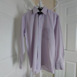 Shirt"Armani Collezioni”

 Light Lilac in Striped Colour

Good Condition

Small stripe on left side of back.

 On the back of the right sleeve,small dot .

Small dot on the front of the right sleeve.

 Please,the look photo.

Actual size: cm and m

Length: 77 cm front

Length: 79 cm back

Length: 44 cm from armpit side

Shoulder width: 48 cm

Length sleeves: 62 cm

Volume hands: 45 cm

Volume chest: 1.11 m - 1.13 m

Volume waist: 1.07 m – 1.09 m

Volume hips: 1.07 m – 1.08 m

Size: L (UK)

100 % Cotton

Made in Italy