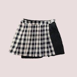 Zara mini pleated front skirt