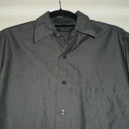 Shirt Men‘s“DKNY“ 80“S 2 PLY

Dark Grey Colour

 Good Condition

Actual size: cm and m

Length: 77 cm front

Length: 82 cm back

Length: 45 cm from armpit side

Shoulder width: 44 cm

Length sleeves: 60 cm

Volume hand: 53 cm

Volume breast: 1.12 m – 1.15 m

Volume waist: 1.12 m – 1.15 m

Volume hips: 1.14 m – 1.17 m

Size: 15 ½ , 32/33

100 % Cotton

Made in Indonesia
