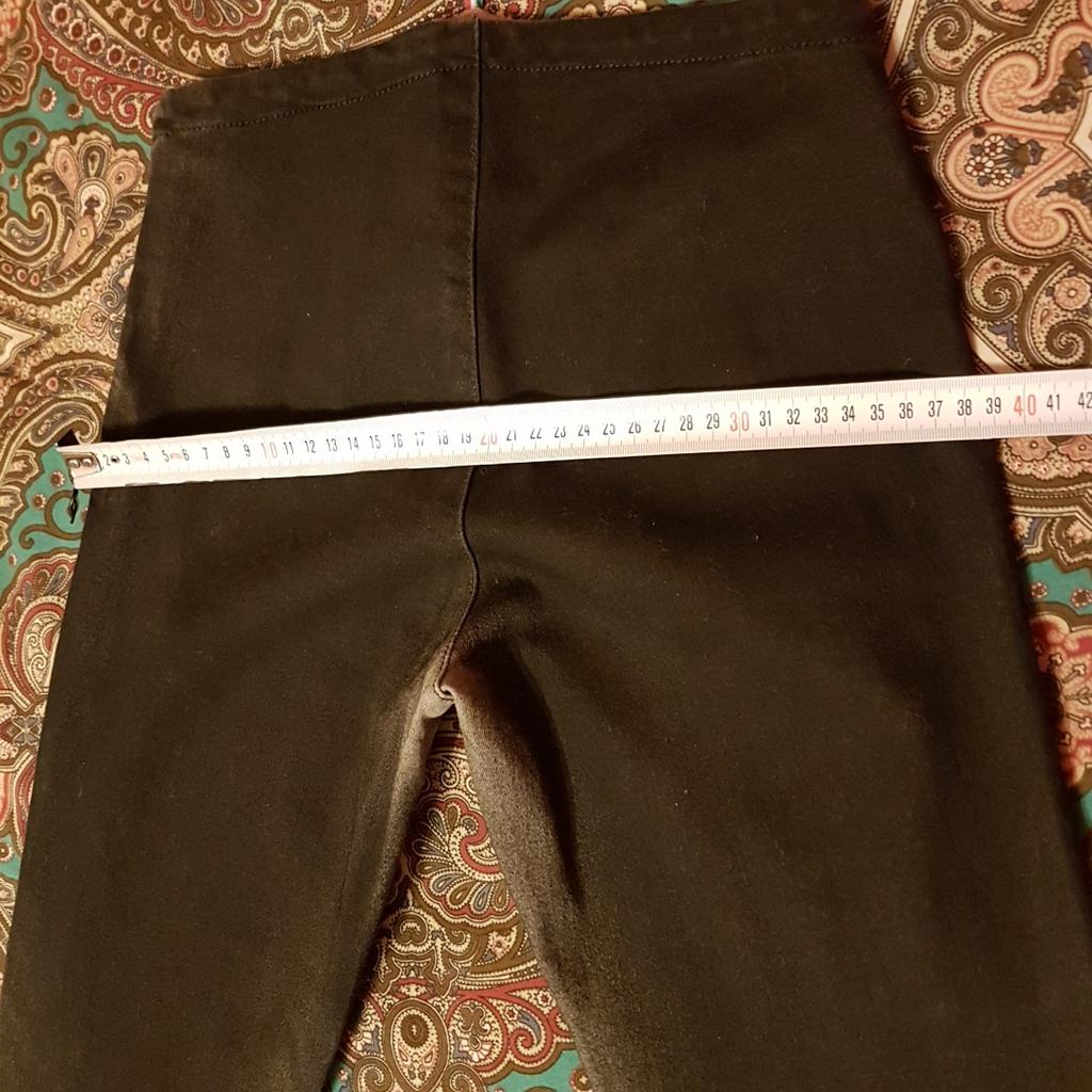 Pantaloni / Jeans elasticizzate , con disegni, colore nero/ grigio, marca Met, chiusura a zip laterale, tg. S (40). Made in Italy. Nuovi.
Vendo anche borsa, stivaletti, maglietta e cardigan.
Guarda anche gli altri miei annunci e risparmia sulle spese di spedizione.
#skinny #jeans #pantaloni #leggings #nero #met #nuovo #denim #jeansdonna #cotone #aderente #grigio #donna #pantalone #ragazza #nuovi