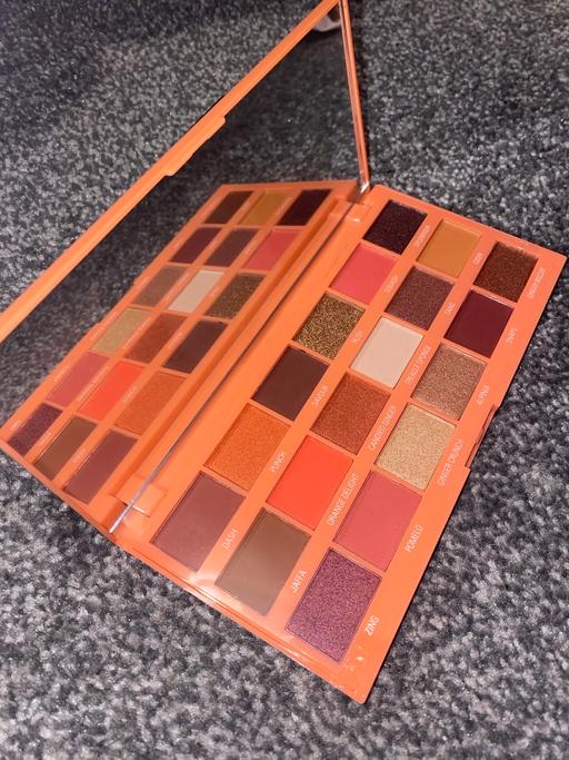 Buy & Sell West Midlands Walsall - Photos for Revolution eyeshadow palette