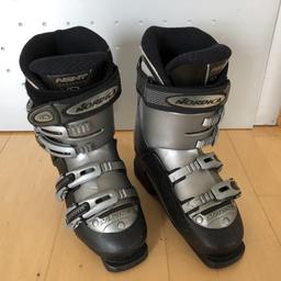 Nordica Damen Ski Schuh Grau
Größe 38-38,5
Größe 240-245