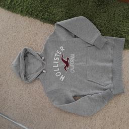 Grey hollister hood size M
collect from wa5 7xd