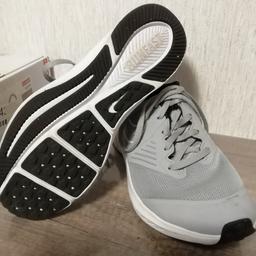 Biete hier ein paar tolle Running Shoes von Nike, Leichtlauf Sportschuhe
Ein paar Mal getragen

Versand möglich
Päckchen 3,99