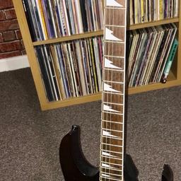 Ibanez gio guitar, dark brown, i think it’s the GRG121DX walnut flat, not too sure but I’m confident it is. Few tiny chips, adds character to be honest. Only the high E machine head has been replaced. It plays perfectly and sound great.
MAKE ME A OFFER😎