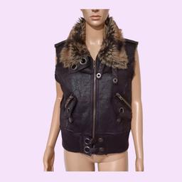 New lwear.me, work me and love me faux fur sleeveless and jacket.
Size: 16
In good condition
#fauxfurgillet