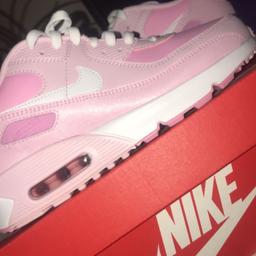 Size 6 women’s trainers
Brand new with box