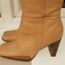 Tan square toe boot, size 5,look brand new ,only been worn once. no Mark's or scuffs.