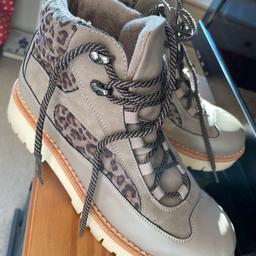 worn once great comfy walking boots stylish pattern from tu size 8