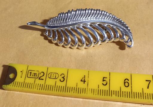 Buy & Sell Merseyside Saint Helens - Photos for vintage sarah coventry leaf brooch