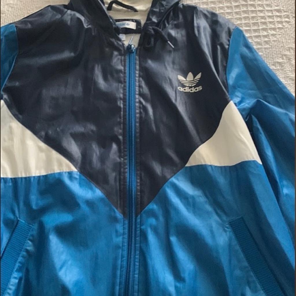 4 bags of boys designer clothes tracksuits,coats,t shirts,hoodie,shorts etc Nike,addidas,sonneti,bench,animal,ellesse,under armour,hype and more iv added some photos but too many to add them all selling as a bundle ages from aged 12-15 years from a smoke free home a bargain price