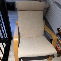 Nearly new rocking chair. Excellent condition.