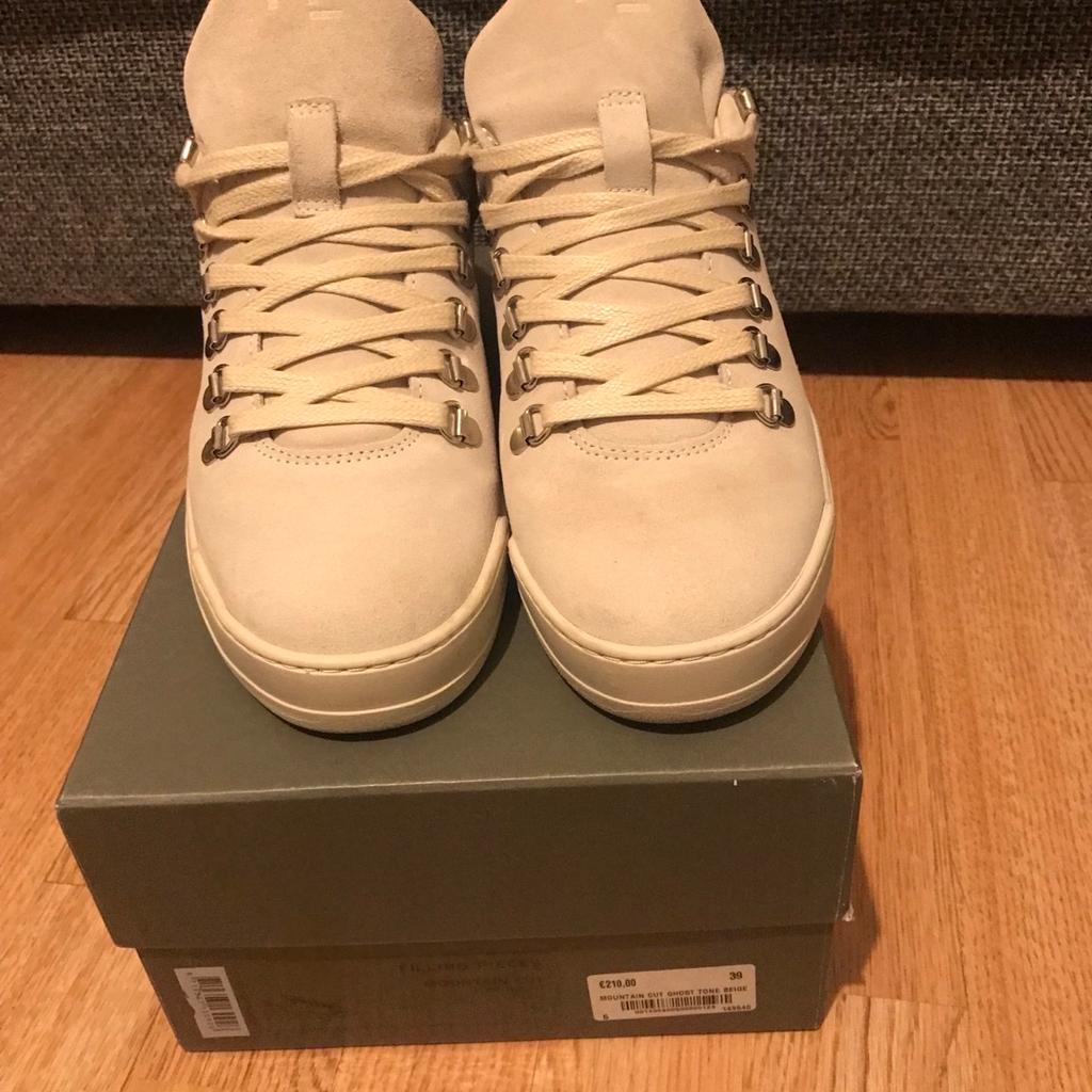 Filling pieces Mountain Cut. Beige
Size 6 UK fits size 7 UK
Please check my other listings #fillingpieces #nike #jordan #dunks #adidas