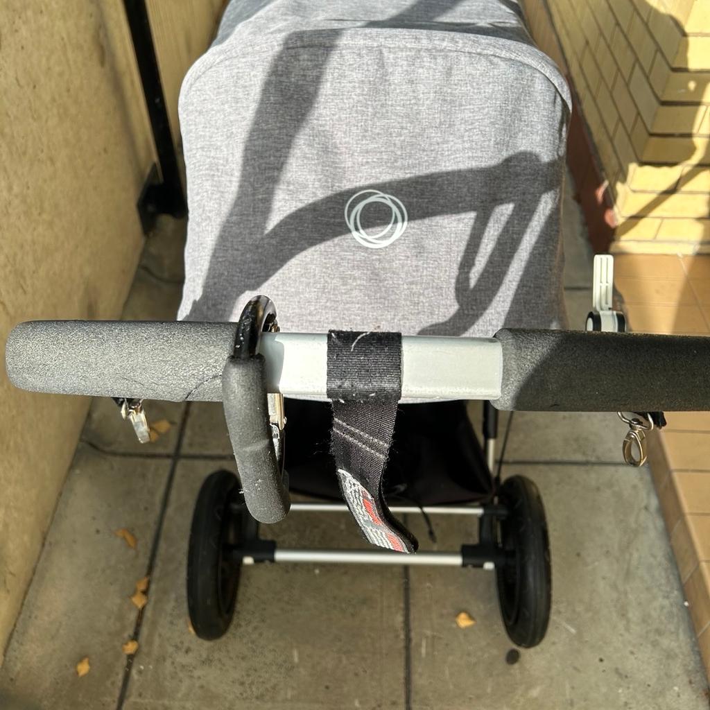 Bugaboo Cameleon 3 with rain cover, Grey hood is like new only used for a few months.