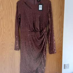 Brand new with tags ladies DKNY dress, stunning knee length sparkling dress size 10, purchased in the US for $139
A perfect Christmas party dress