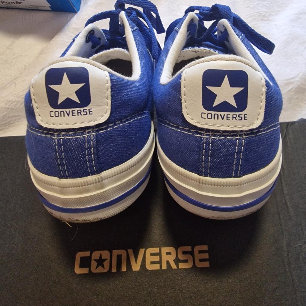 Converse
Sz 6
Blue
Used a few times only
In great condition
Comes boxed
As seen