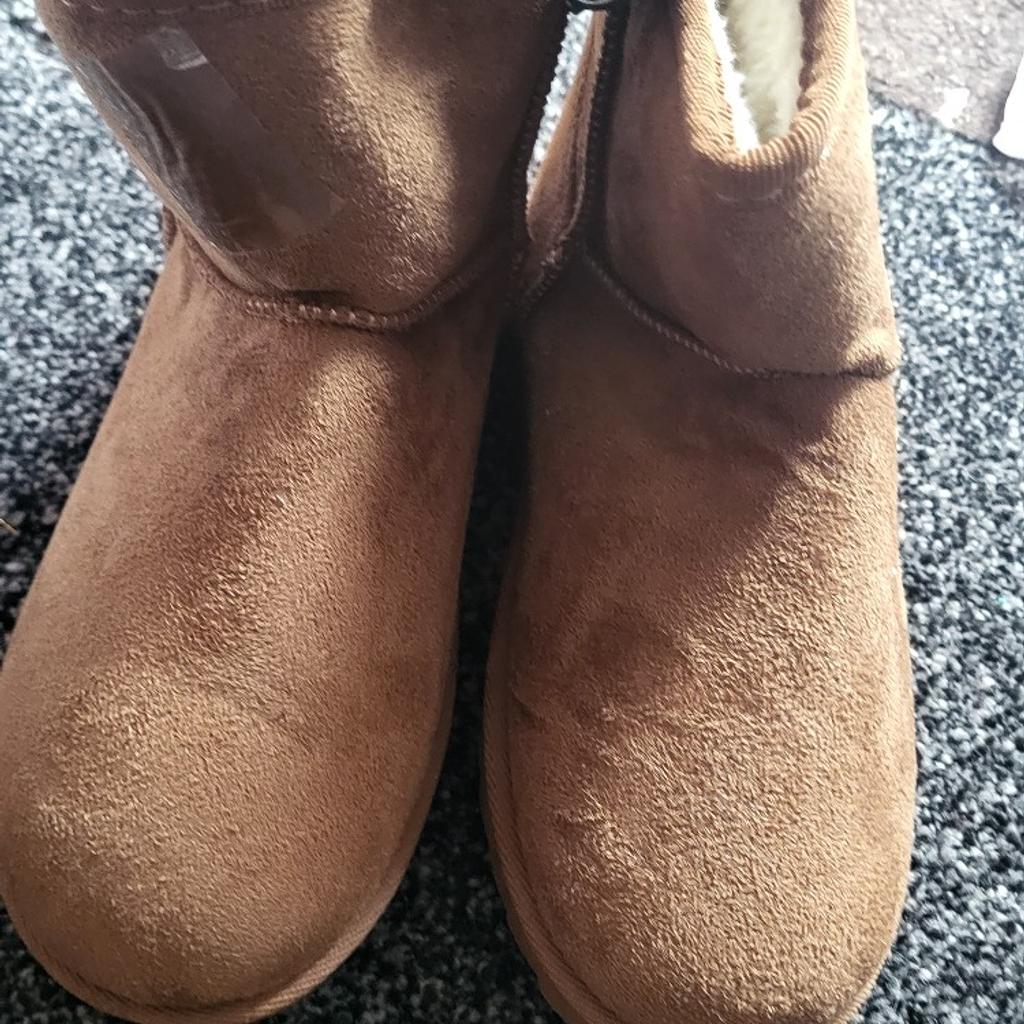brand new brown boots can be used as snow boots or general boots as have a thick grip underneath very elegant boots have fur lined inside them keep feet warm