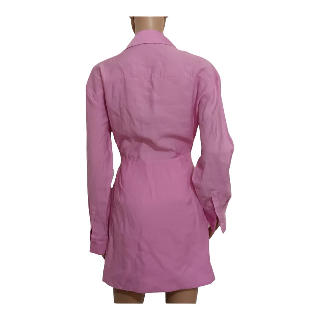 Zara pink long sleeve vneck adies rushed dress.
Zara pink long sleeve vneck ladies rushed dress.
Used but still in a very good condition.
Size unknown but should be between size 10 -12 so please follow measurement below
Lenght: 86cm
Pit-pit: 46cm