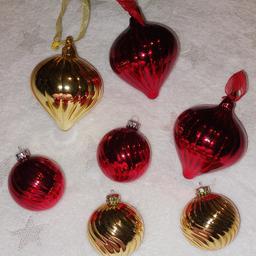 bundle of glass baubles. fab condition.

having a clear out so lots more on my sellers list.

collection from Bilston wv14 8ue