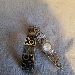 saleing together 2 ladies dress watches