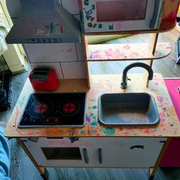 IKEA kitchen daughter has drawn on it and put stickers as in pics all draws and everyelse in good working order
can be painted if needs be