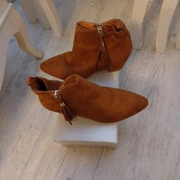 tan pixie boots size 5. worn once collection only please 👍