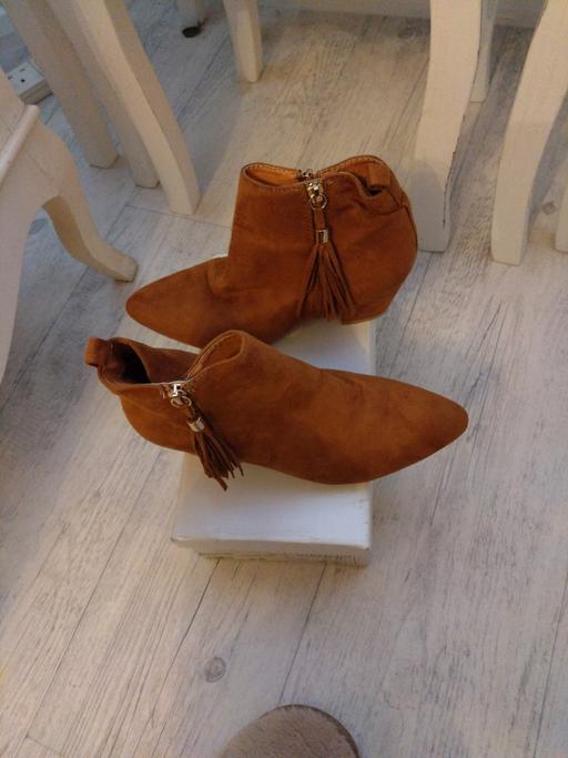 Buy & Sell West Midlands Birmingham - Photos for faux suede tan pixie boots. size 5