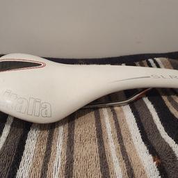 Hi its a selle italia slr xp carbon fibre saddle in very good condition collection or shipping available if add is live its still available thanks.