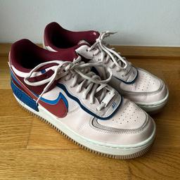 Nike Air Force 1, Gr. 41, Hauptfarbe: helles rosa, gängige Gebrauchsspuren (s. Fotos), Salzburg Stadt.