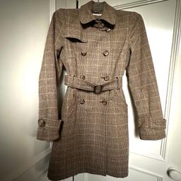 Brown and Maroon Plaid brushed cotton Trench
Topshop
Size 8
Excellent condition