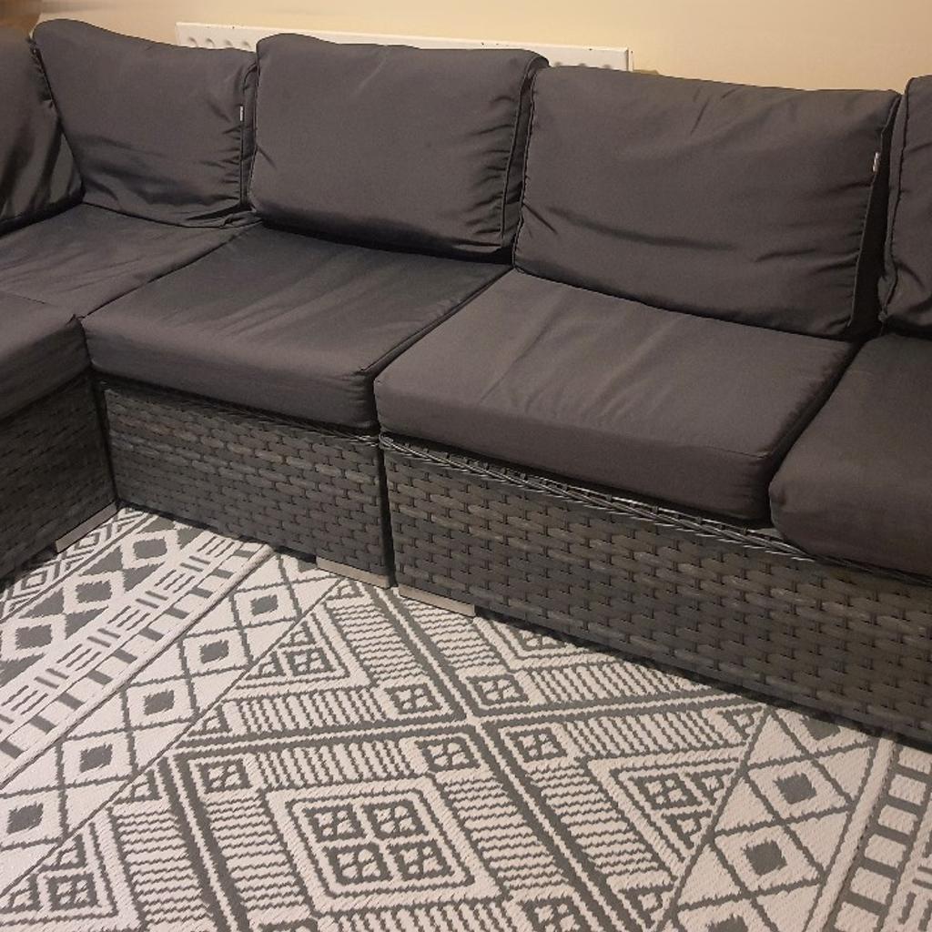 Club rattan Isobella garden furniture. in good used condition.

Corner sofa with 2 stools and table with glass top

seating capacity for 8 +

collection only. apologies but no returns

Please message if interested