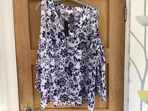 Buy & Sell Staffordshire South Staffordshire - Photos for Kaleidoscope cold shoulder top NEW