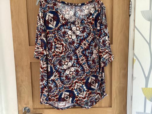 Buy & Sell Staffordshire South Staffordshire - Photos for Cold shoulder top size 16